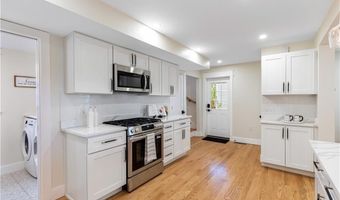 540 Middle Hwy, Barrington, RI 02806