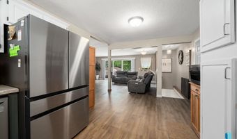 121 S 5th Ave, Brandon, SD 57005