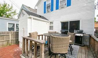 33 Slocum St, Newport, RI 02840