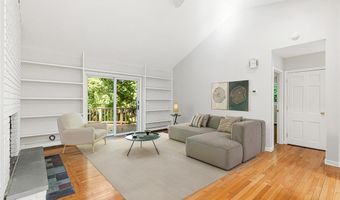31 Stanchion Ave, Jamestown, RI 02835