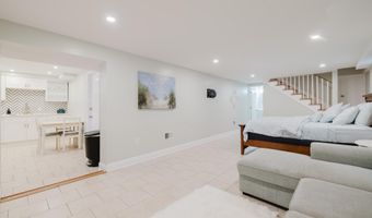 34 BURKE Ave E, Baltimore, MD 21286