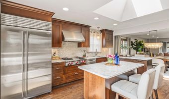 95 The Dell, Albertson, NY 11507