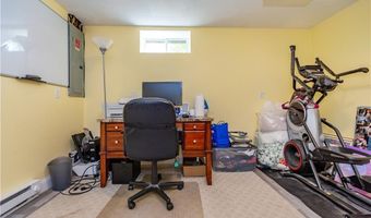 43 Deerfield Dr, Warwick, RI 02886