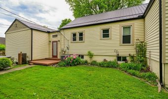 37 Euclid Dr, Athens, OH 45701
