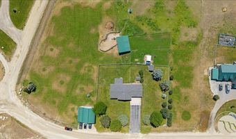 7 Cottonwood Way, Absarokee, MT 59001