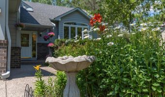 15825 Garden View Dr, Apple Valley, MN 55124