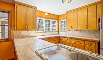 1027 Cedar Ave, Albert Lea, MN 56007