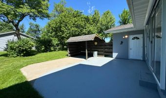 1005 3rd St, Britton, SD 57430