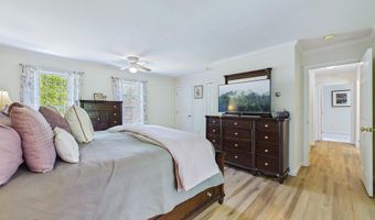 40 Meadow Dr, Bar Harbor, ME 04609