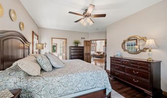 522 Arbor Meadow Dr, Ballwin, MO 63021
