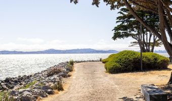 21 Ross Rd, Alameda, CA 94502