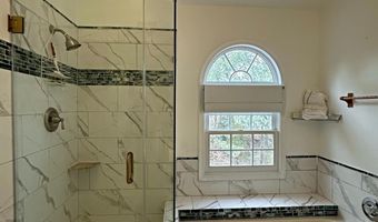 6046 JOUST Ln, Alexandria, VA 22315