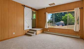 5669 Kitsap Way, Bremerton, WA 98312