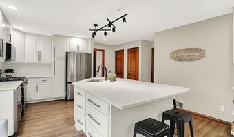 369 Rodeo Dr, Indianapolis, IN 46217
