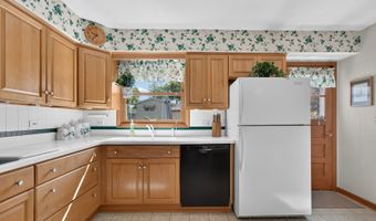 89 S Clarendon Ave, Addison, IL 60101