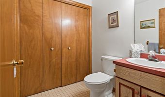 50 S Bay Dr 19, Narragansett, RI 02882