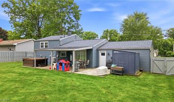 2219 Woodland Trace St, Austintown, OH 44515