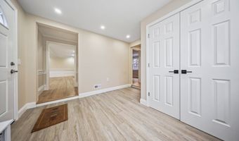 90 Battle St, Bristol, CT 06010