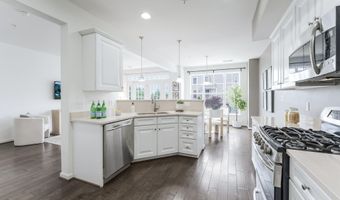 42175 CANARY GRASS Sq, Aldie, VA 20105