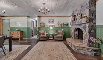 212 Circle Dr, Alvarado, TX 76009