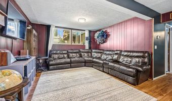 825 Valley Dr, Amherst, OH 44001