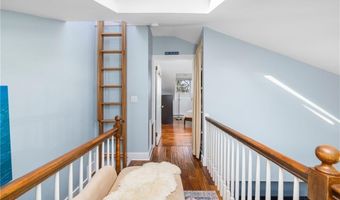 75 Pelham St C, Newport, RI 02840