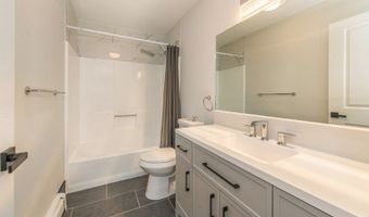 33 Huntsville Rd, Andover, NJ 07860