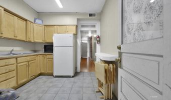 72 W Un, Athens, OH 45701