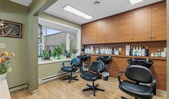 721 E River Rd, Anoka, MN 55303