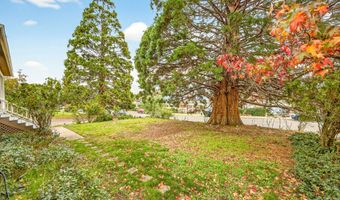 527 Chestnut St, Ashland, OR 97520