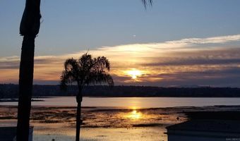 3991 Crown Point Dr 112, San Diego, CA 92109
