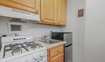 1121 ARLINGTON Blvd 746, Arlington, VA 22209