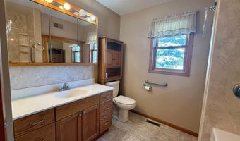 236 Wilson St, Alden, MN 56009