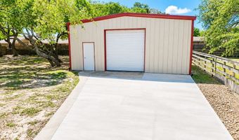 1402 S Saunders St, Aransas Pass, TX 78336