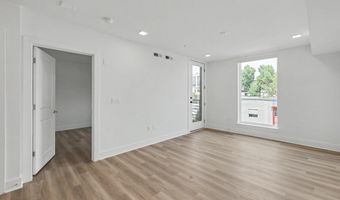 701 N HENRY St 206, Alexandria, VA 22314