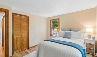 836 Old Post Rd, Arundel, ME 04046