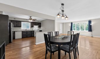 7 Gregg Ln, Bayonne, NJ 07002