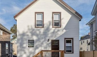 18 Hall Ave, Newport, RI 02840
