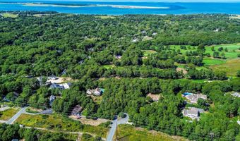 44 Iris Ln, Barnstable, MA 02630