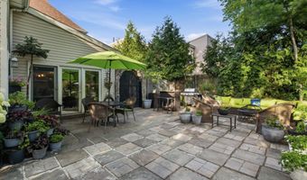 82 W 34TH St, Bayonne, NJ 07002