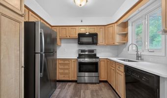 12 Winifred Dr, Albany, NY 12205