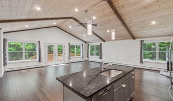 67 E West Ln, Belgrade, ME 04917