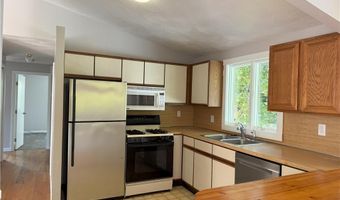 7 Leatherleaf Rd, Narragansett, RI 02882