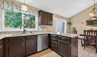 1452 Cedar Bluff Dr, Ballwin, MO 63021