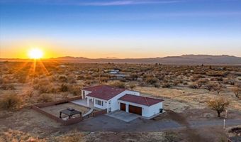 135 W Hawk Way, Amado, AZ 85645