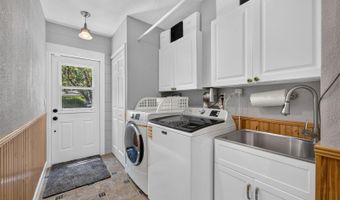 1043 LAKESIDE Dr, Apopka, FL 32712