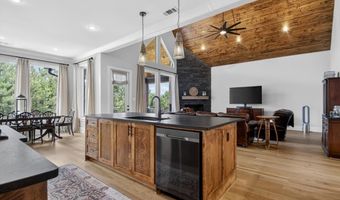 7400 Northwood Dr, Benton, AR 72019