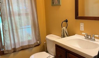 28 Greenleaf St, Brattleboro, VT 05301