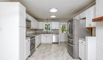19427 Mercedes Dr, Abingdon, VA 24210