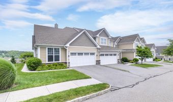 8 Country View Rd 8, Danbury, CT 06810